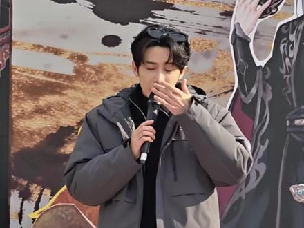 🦔和🔥的夫唱妇随 依旧是互相钓😉最幸福的就是每声呼喊都能有回应☺️#檀健次 #谢却山 #何不同舟渡 #小炭火