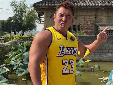 花10000包下爷爷的鱼塘,据说包赚不赔!#捕鱼 #户外 #三农