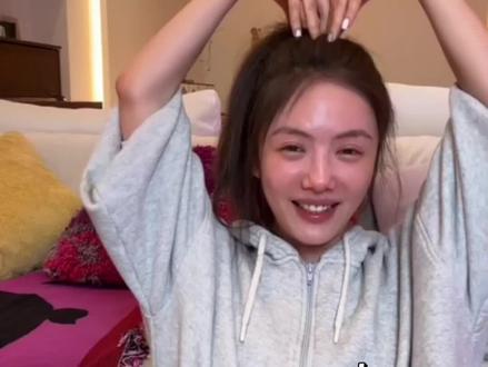 蔡文静和李泽锋 庞博 叶祖新喊话太有趣了 还不忘了提醒大家祝自己妈妈母亲节快乐!看得出来互相关系很好了!#蔡文静 #李泽锋 #庞博 #叶祖新