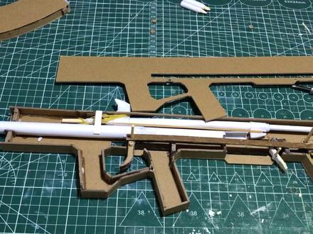 手工95式步枪,内部结构 ,结构是通用的? #军模 #模型 #模型制作 #纸模 #手工 #95式步枪 #步枪 #武器