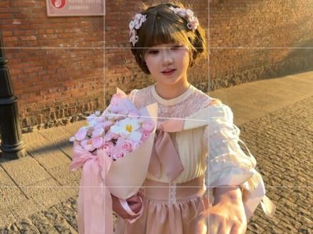 💕情人节收到花这样拍也太甜了~ #男友视角 #情人节拍照 #情侣拍照姿势 #拍照教程 #阳光就是最好的滤镜