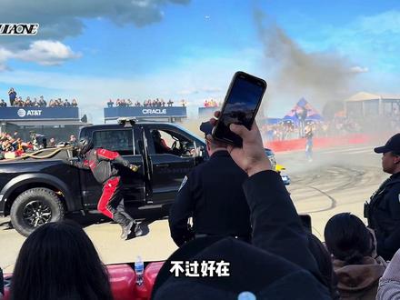 角田堪称红牛老款赛车的噩梦|旧金山路演再次让赛车起火 #F1#围场内外#角田#路演 #红牛车队