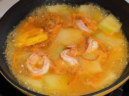 37岁纯饮食吃瘦11斤的宝妈,又来给姐妹们分享好吃的减脂餐咯~~冬瓜是个好东西,就是吃完饿得快,忍住别吃宵夜,第二天会有惊喜哦#减肥日记 #低卡低脂餐 #减脂晚餐 #冬瓜虾仁汤#真实生活分享计划