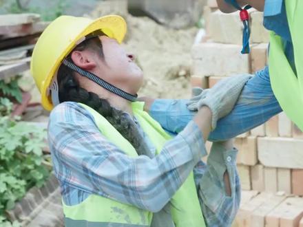 护工怀孕,雇主出手相帮 #续命娇妻哪里逃 #恋夏甜剧 #短剧推荐