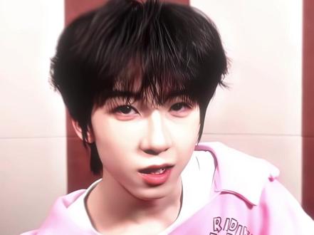 比ai更完美的脸蛋
#杨博文 #tf家族四代 rm:JENAI