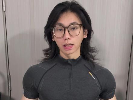 兄弟们这件衣服真的很性感! #男大学生#健身干货#健身技巧#健身穿搭#紧身衣