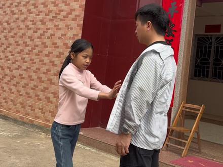 在受人欺负的时候总是听见水手说:妈咪贝贝哄!保护自己,拒绝欺负别人!!!#水手 #校园霸陵 #保护好自己 #亲子教育 #教育