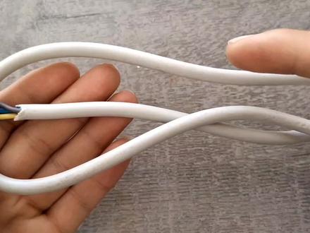 电线外皮怎么看多少平方?电工师傅教你一招,看一下这里就知道#电线外皮怎么看多少平方 #零基础学电工知识 #电工知识 #电工常识 #电线 #线缆 #科普知识 #怎么看电线的线径 #涨知识了