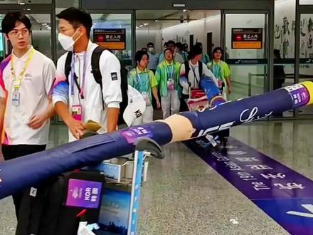 亚运会进行中,各国(地区)后续运动员陆续抵达。#接机现场