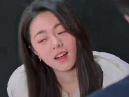 电视剧《骄阳似我》台词引热议 苏州图书馆为自己发声:我们可以借20本 网友:2026年最快公关出现了(编辑:明明)#苏州图书馆 #骄阳似我 #赵今麦 #聂曦光