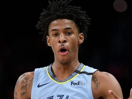 灰熊23-24赛季城市版球衣介绍 灰熊这款城市版应该是近几个赛季最简单最敷衍的一次设计,你能打几分?
#孟菲斯灰熊 #莫兰特 #德里克罗斯 #热门NBA #斯玛特