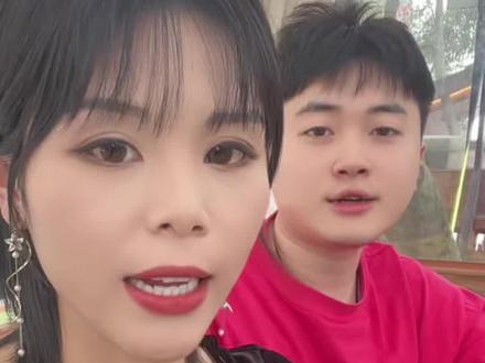你们打麻将时,上家没打牌下家就提前摸牌,还能碰杠胡吗?#南宁麻将 #麻将治百病