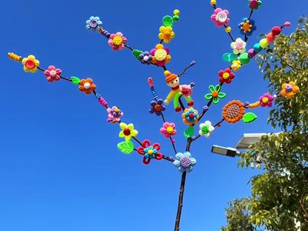 用粘土➕干树枝,捏一树永不落幕的花🌸
举着它和蓝天撞个满怀~#永不凋零的浪漫 #手工diy #枯木逢春 #我的花花草草🌸🌸 #粘土手工