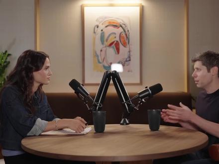 上线即破3000万月活!中美健康大模型哪家强? 1月8日,OpenAI发布了ChatGPT Health,想要啃下AI健康咨询市场的这块大蛋糕;同日,上线1个月的国产AI健康冠军,蚂蚁阿福,达成了月活破3000万的好成绩。即使都是垂类大模型。中美AI却有着完全不同的发展范式...
#前沿科技趋势发布月 #AI新星计划 #蚂蚁阿福 #阿福app #阿福ai