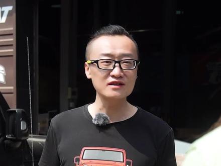 居然还有人用铁轮毂,越野人的想法你不懂。#越野车 #越野 #suv #硬派越野 #轮毂