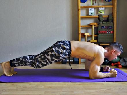 猛男必练!国外街健大神分享4个强腰运动,练出“公狗腰” #居家健身 #腰腹训练 #健身 #战斗民族