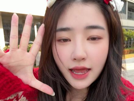 叔叔姨姨们觉得闪闪的模特步走的怎么样呢~
#闪闪酱