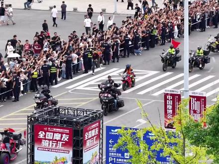 钱江祭出价格屠刀,张雪却用品牌筑墙,谁更高明? #机车 #张雪820rr #张雪机车 #WSBK #摩托车