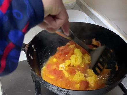 #番茄炒蛋 #
孩子的英语实践作业😄😄😄