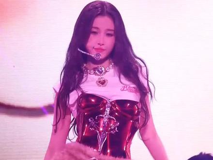 好舞不挑曲 建设虞书欣进行曲#虞书欣 #虞书欣进行曲 #直拍舞台 #我怎么这么好看 #舞蹈 舞台直拍cr.@GJ504B|虞书欣 BGM《是我不够好》原舞台《我怎么这么好看》小石榴们快来建设和支持虞书欣进行曲吧~