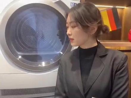 带有软水技术配备洗涤剂预混合技术有效的清洁呵护我们的衣服🎈
羊毛绿标技术可以清洗我们细腻的羊毛衫甚至可以清洗标有手洗标志的衣物✨#好物推荐🔥 #抖音小助手 #AEG