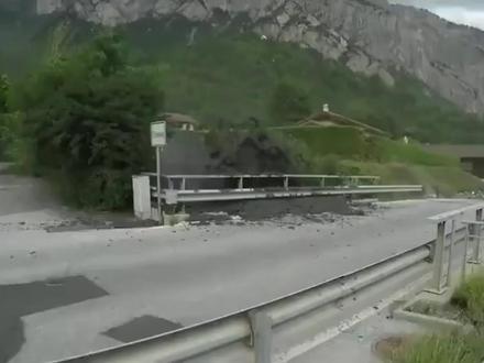 自然奇观瞬间合集 罕见自然现象合集 包括葡萄牙巨浪 台湾地震 优胜美地火瀑布 大蓝洞等震撼瞬间 展现地球原始力量
