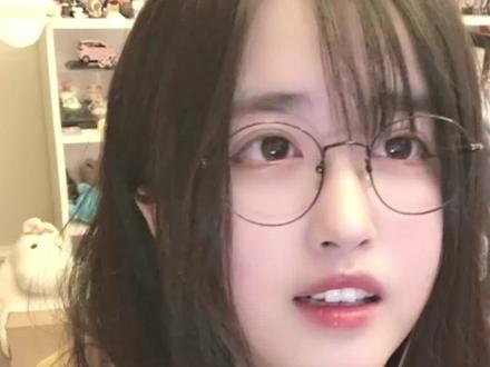 抱一抱那个抱一抱,抱着美女上花轿!#憨憨日常 #糟糕是心动的感觉 #甜系女孩