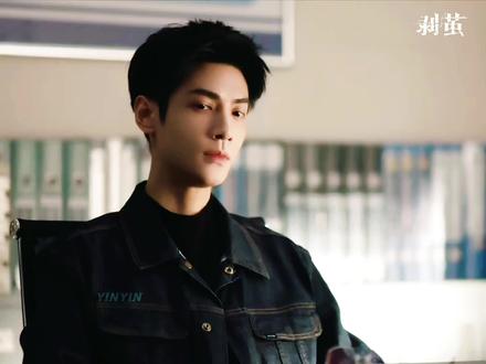 明明是悬疑剧,为啥这段看一次笑一次🤣 #罗云熙 #强烈推荐 #剥茧 #灵魂画手 #剥茧全是你想不到的反转