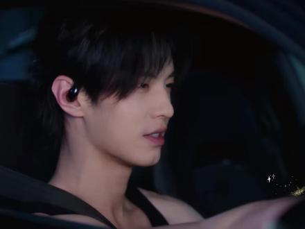 不在乎流量,只想剪何与的视频。插曲最爱«轨道之外»#何与 #何与靳朝 #朝朝暮暮 #何与双轨 #虞书欣