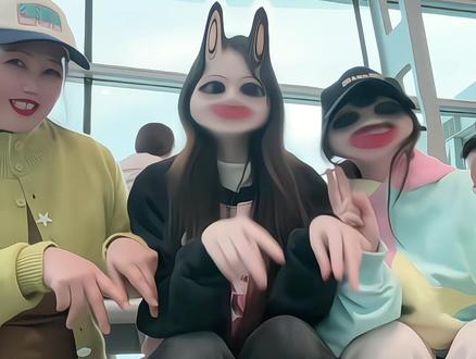 主包一觉起来🔥了,那个爷爷在我们后面看了一会儿,在后面跳hhh,旁边阿姨看见我们跳说好有意思!然后我们邀请她一块跳!爷爷和阿姨都好可爱☺️!!!#后续来啦 #有种生物叫大叔