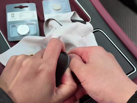 问界车钥匙电池全网第二详细更换教程!大家一定要注意了⚠️不然你的钥匙会被刮花磨损无法修复!原装4S专供电池🔋频率一致不伤钥匙主板问界 #问界m5 #问界新m7 #问界m9 #问界m8