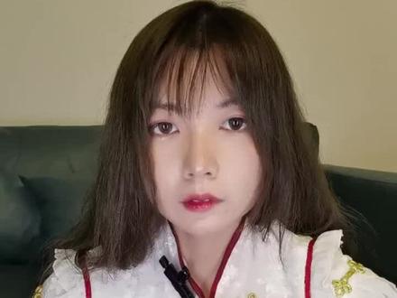 齐静春告诉陈平安,君子不救,但是自己却慨然赴死,是因为他要选择 当仁不让...遇事不决可问春风,但是送给陈平安的礼物上 言念君子 温其如玉..#江湖问路不问心 最后与崔东山对话,问了两个问题最后答复都是,一个我要想一想,一个是我要再想一想,崔东山泪流满面,因为这位先生在慎重回答他的问题...