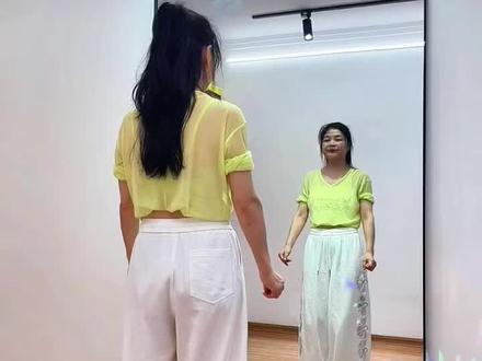 0.9倍速《随心所欲》 #完整版 随心所欲#慢动作 #广场舞 #零基础学舞蹈 #抖音玩法合伙人计划