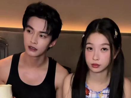 今天豹豹猫猫的直播一秒都不能剪掉#朝朝暮暮 #虞书欣 #何与 #Esther