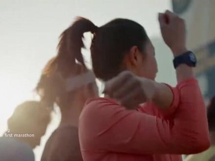 华为GT Runner2震撼亮相,小尼直呼:好轻,推荐!#华为runner2#华为手表#跑表#高池#华为watch