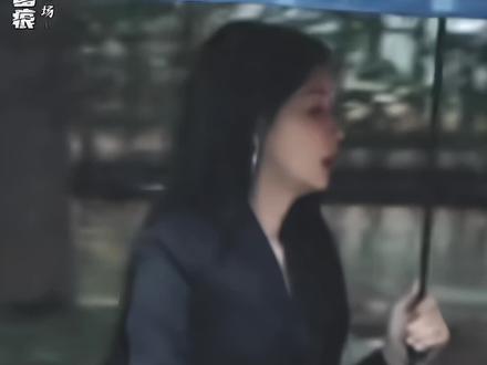 看过丹青走路后就不要再走的像个小学生了#风过留痕丹青大佬走路我先学 #风过留痕 #李沁 #好剧推荐 #西装