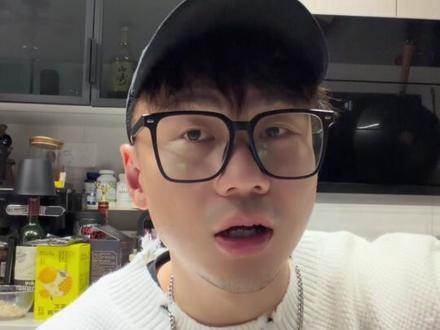 今天有事儿先喝一瓶,还会回来的。#过度饮酒有害健康