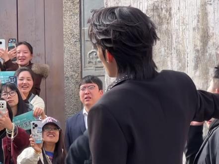 啊啊啊啊,差点错过…感谢官方直播间!#濮院时尚古镇 #云旗#走秀