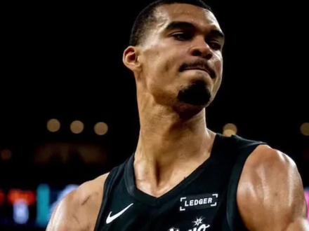 文班亚马砍下28分15篮板6助攻4封盖,攻防一体,带领马刺大胜国王!#马刺vs国王 #马刺战胜国王 #马刺大胜国王 #文班亚马 #nba创作营