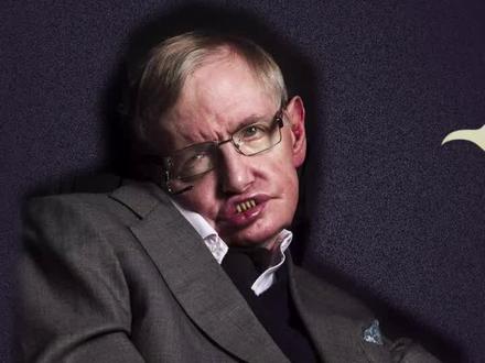 他并没有离开,他只是一个人去探索宇宙了#霍金 @抖音小助手