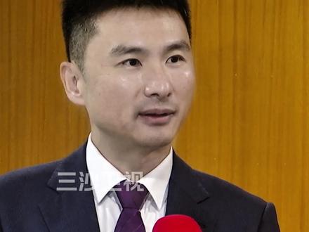 海南自贸港封关首日迎来世界500强企业落户。西门子能源全球副总裁 赵作智:西门子在海南成立了创新中心,连接整个世界和中国。