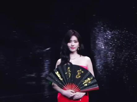 曾经万人爱的女汉子人设,为何现在成了全网嘲? #白鹿 #奔跑吧 #明星 #娱乐 #翻车