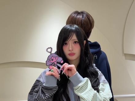 虽然听down down down,心情要up up up #DDD手势舞 #歌曲DDD