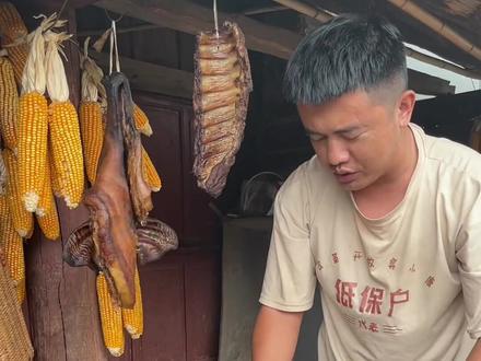 骨头生臭豆腐、煮罗非鱼、我的天呐太好吃了、敢吃的可以试一试非常的重口味#美食#农村美食#我的乡村生活