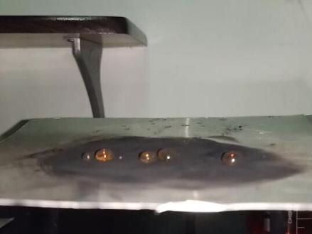 超疏水表面实验材料的制备 #爱科学爱宜昌 #宜昌市东山中学 @三峡商报