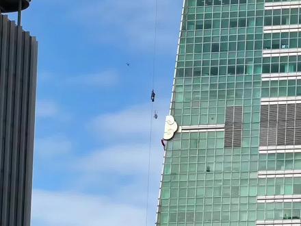 徒手封神!亚历克斯·霍诺德无保护登顶101 #亚历克斯霍诺德 #徒手攀岩 #极限运动 #人类极限 #冒险精神