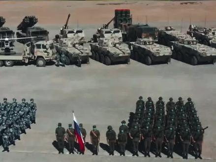 二月四号这天直接摊牌了,沿海一线导弹全时数立。这就意味着不管是白天还是半夜,发射按钮随时都能按下去。这就好比一把已经上膛的枪,枪口死死顶在某些人的脑门上#军事科普 #军事爱好者 #军事武器 #全球看点 #热点新闻事件