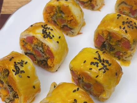 解锁手抓饼的新吃法,快试试这个手抓饼香酥火腿卷,焦香酥脆,一口拉丝,大人小孩都喜欢#儿童美食 #懒人美食 #手抓饼#手抓饼的最新吃法