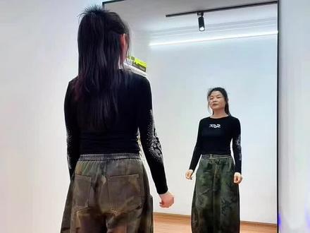 0.9倍速《玉芬啊玉芬你让彪哥好伤心》 #完整版 玉芬啊玉芬你让彪哥好伤心#慢动作 #广场舞 #零基础学舞蹈 #一学就会系列