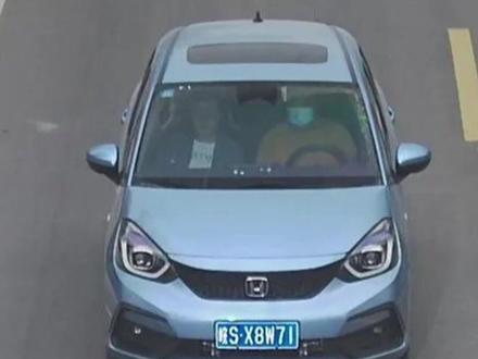 #交通安全 开车不系安全带,这些司机被拍下 每人扣1分!